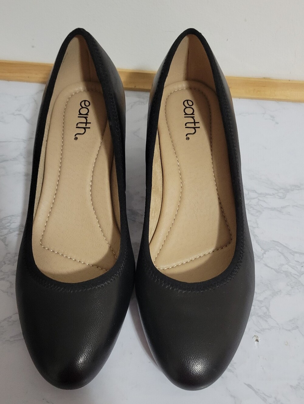 Women's Earth Etrellia Black Pumps, Size 8.5 M